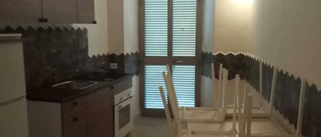 Réfrigérateur, four, plaque de cuisson, lave-vaisselle