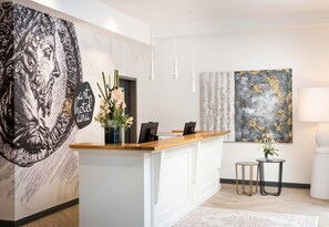 Lobby - elaya hotel regensburg city center, Trademark by Wyndham (Regensburg)