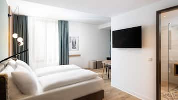 Superior tweepersoonskamer, 1 tweepersoonsbed | Hypoallergeen beddengoed, een kluis op de kamer, een bureau