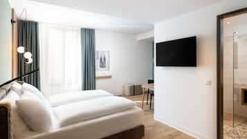 Comfort Double Room | Hypo-allergenic bedding, in-room safe, desk, laptop workspace