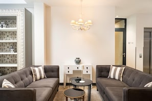 Lobby - elaya hotel regensburg city center, Trademark by Wyndham (Regensburg)