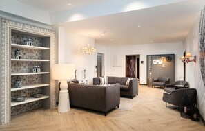 Lobby - elaya hotel regensburg city center, Trademark by Wyndham (Regensburg)