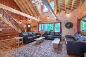 Smart TV, fireplace, DVD player