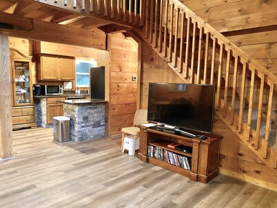 Joy Ranch Cabin in the Blue Ridge Mountains 2600sqft