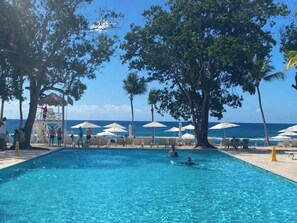 Outdoor pool - Country house resort & villa alto de chavon (La Romana)