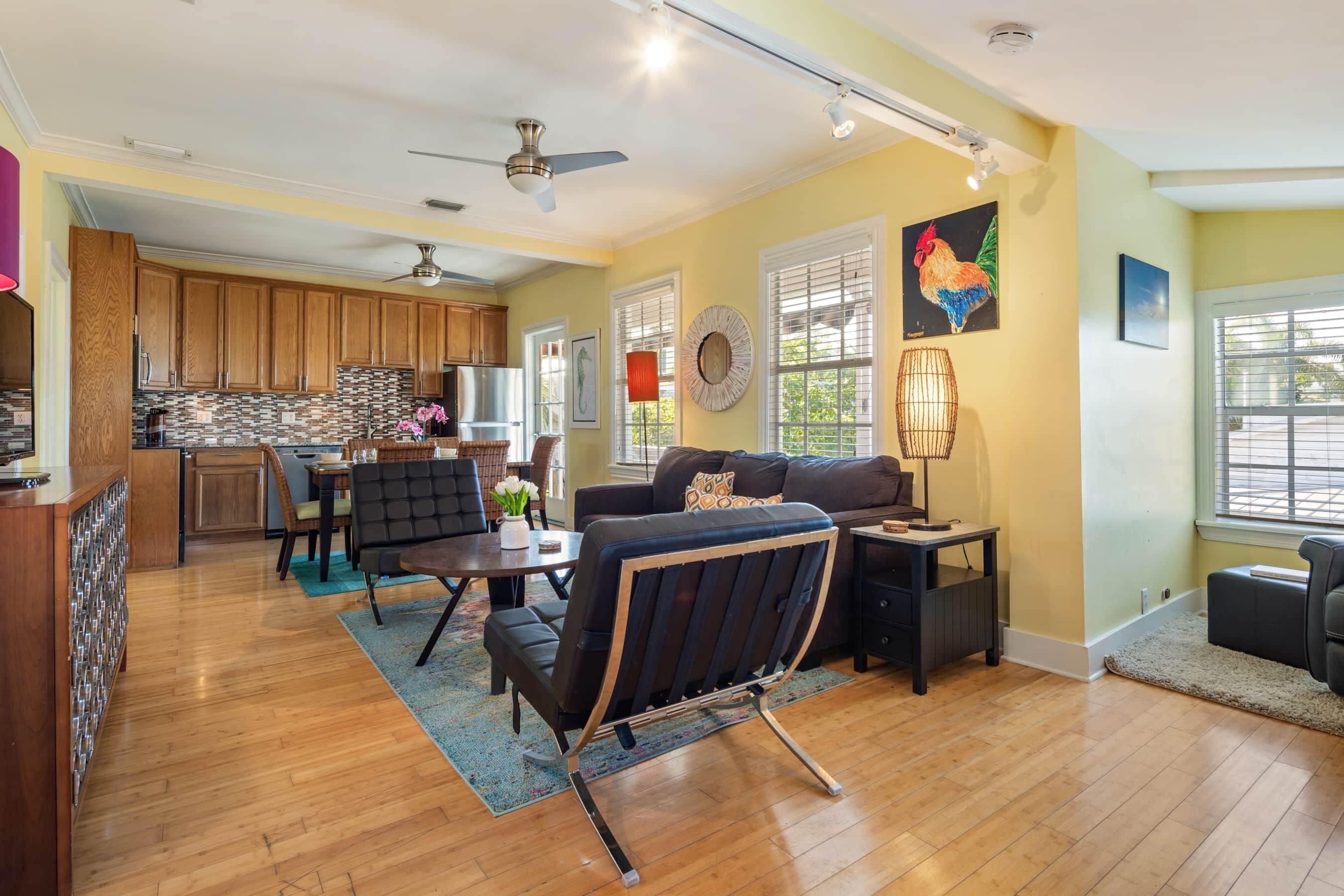 Beautiful Upper Duval - Uptown - 2 bedroom Condo