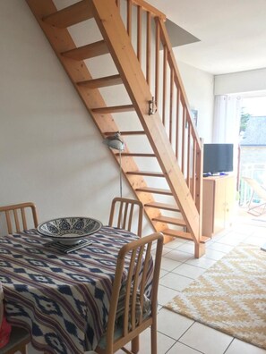 Dining - Sunny T3 duplex, close to beaches, casino, golf course and Thalasso spa (Quiberon)