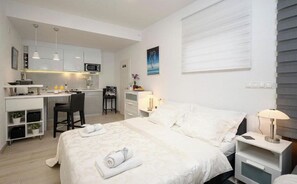 1 bedroom, in-room safe, desk, iron/ironing board