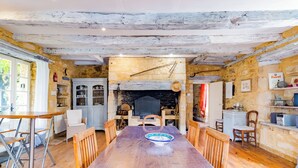 Unclassified image, 4 of 39, button - Le Bonheur dans notre Pré, group property with 5 gites (Sainte-Mondane)