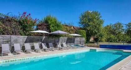 Le Bonheur dans notre Pré, group property with 5 gites