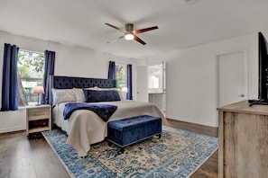 4 bedrooms, desk, iron/ironing board, free WiFi