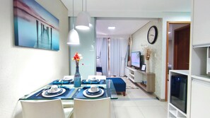 클래식 아파트 | 전용 주방 | 조리 도구/접시/주방 기구, 냉동고