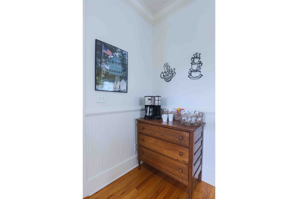 Beautiful 3600sqft Cottage on Lake Maxinkuckee in Culver Indiana.