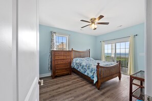 8 bedrooms, free WiFi, bed sheets