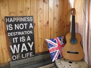 Unclassified image, 4 of 6, button - Selfcontained Apartment Garden Room hot tub, sauna massage studio in the grounds (chichester)