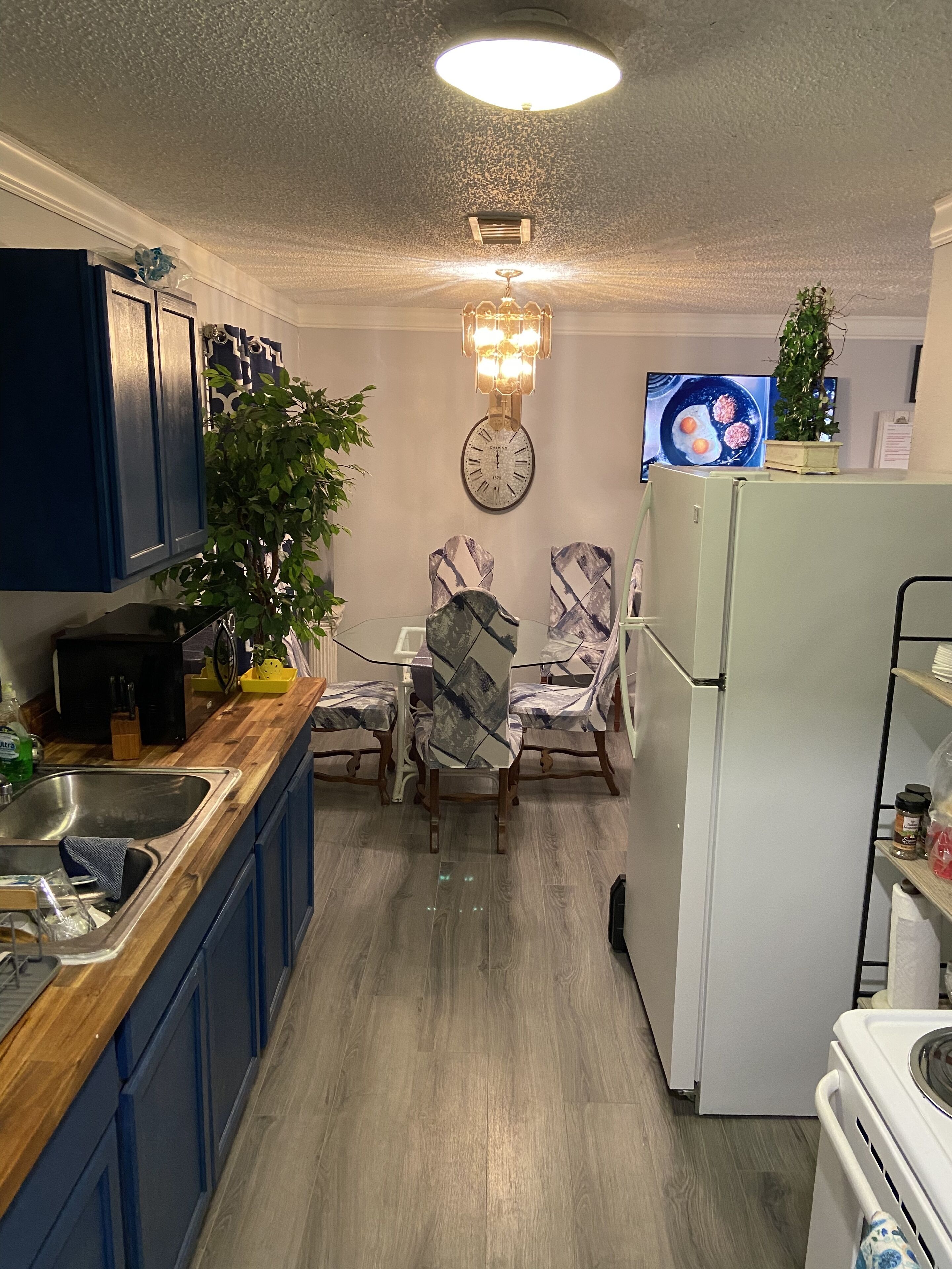 Jimmie's House is a cozy newly remodel three bedroom home that can accommodate 5