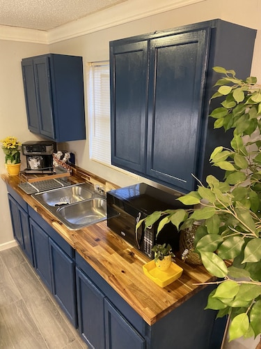 Jimmie's House is a cozy newly remodel three bedroom home that can accommodate 5