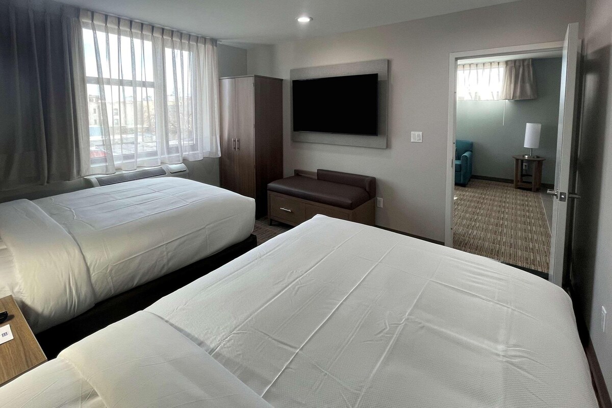 2 Double Beds, Suite, Nonsmoking