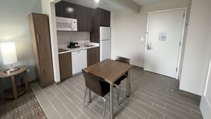 Private kitchen - MainStay Suites Bronx - Belmont (Bronx)