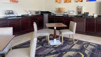 Free daily continental breakfast