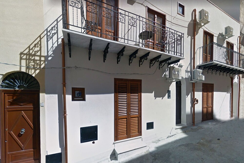 Houses Leonardo Studio Azzurro