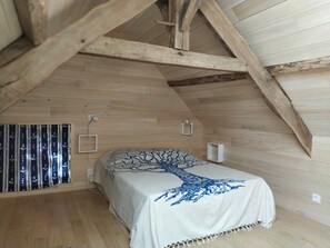 2 slaapkamers, een strijkplank/strijkijzer, reisbedje, gratis wifi