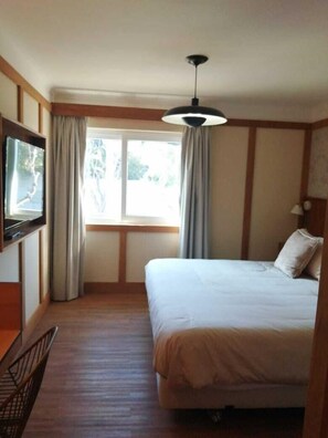 Superior Room | Egyptian cotton sheets, premium bedding, Select Comfort beds, minibar - Hotel Boutique Casa Recreo (Vina del Mar)