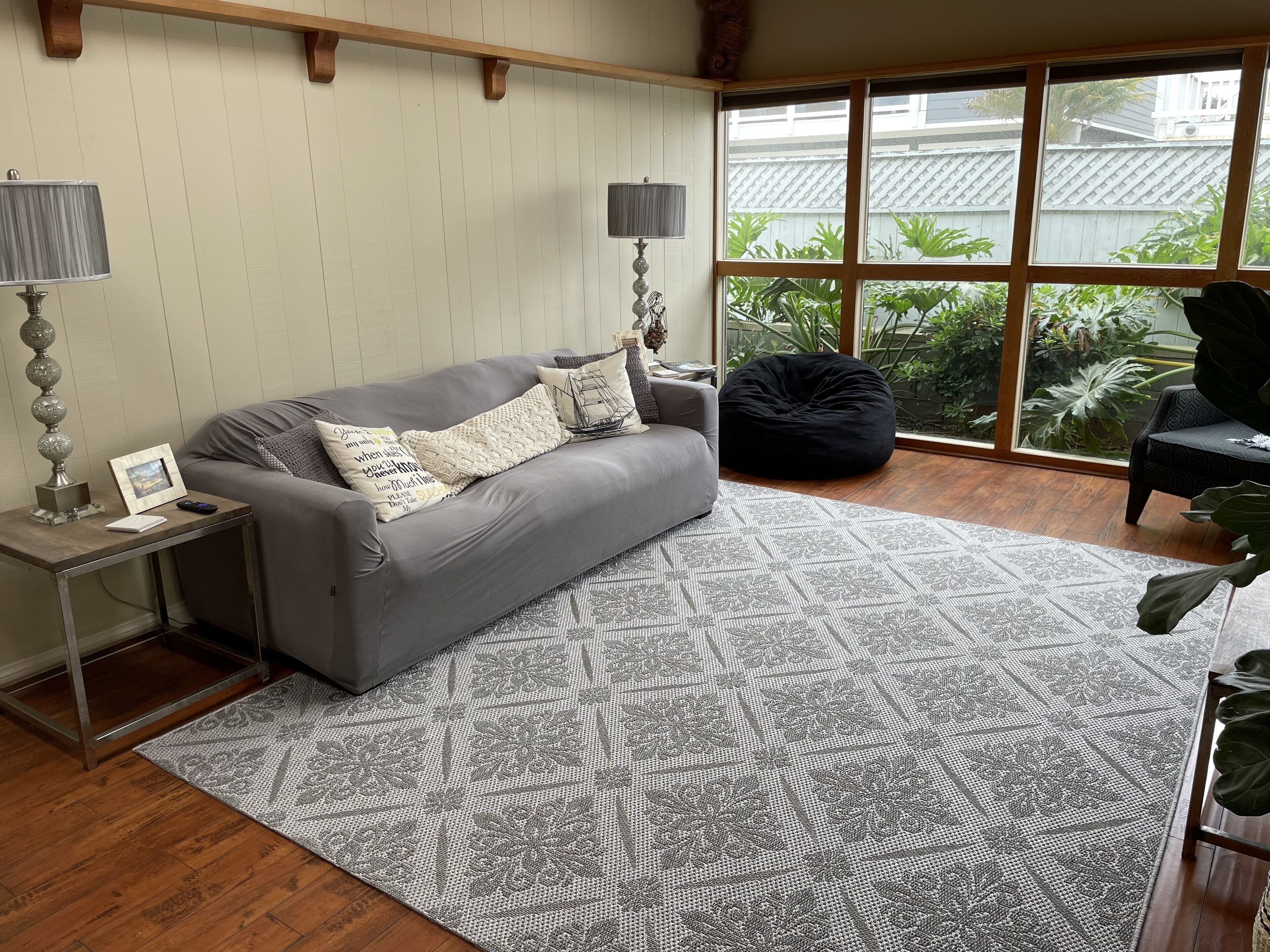 Beach side cottage sleeps 6 with Parking