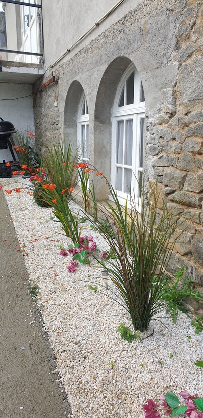 Apartment House with Spa 6 persons near the sea