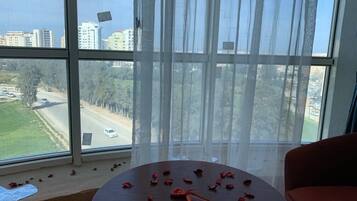 全景客房 | 客房内保险箱、免费 WiFi