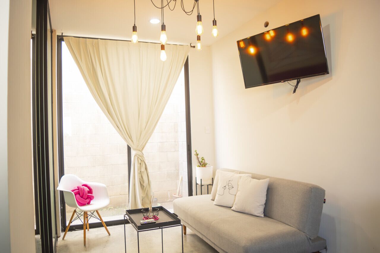 Beautiful boutique hotel one block from the beach