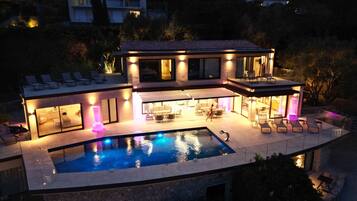 Piscine extérieure, piscine chauffée