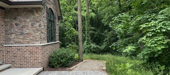 Betty's Cabin in the Woods