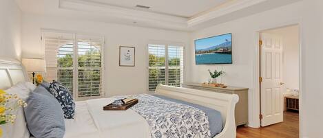 3 bedrooms, iron/ironing board, internet, bed sheets