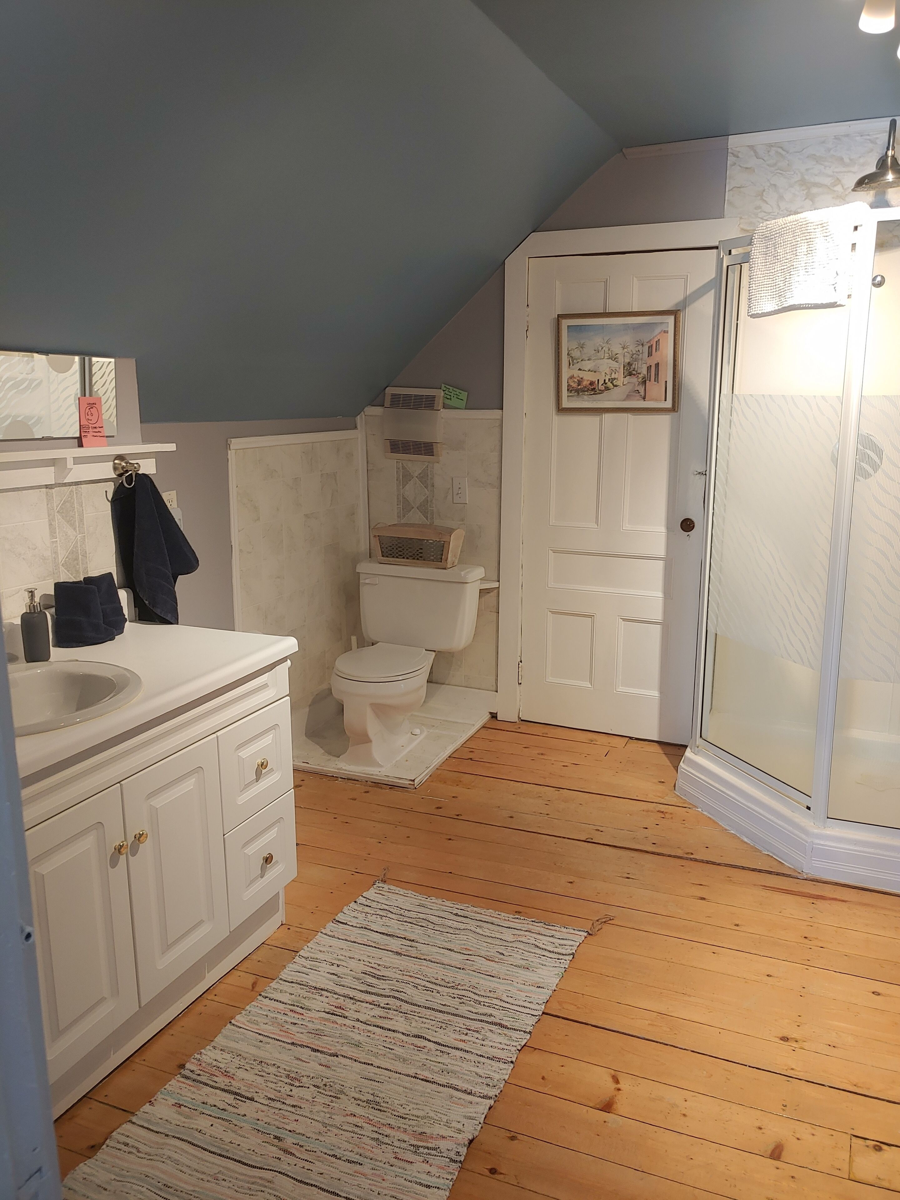 Water view , Queen bedroom and ensuite, with free breakfast. Shared facilities.