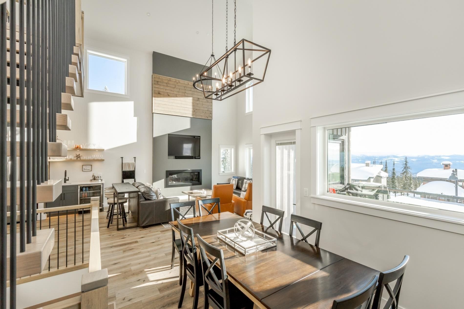 Chalet, 4 Bedrooms, Mountain View, Slope side (4 Bedrooms) | Dining