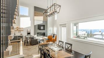 Chalet, 4 Bedrooms, Mountain View, Slope side (4 Bedrooms) | Dining