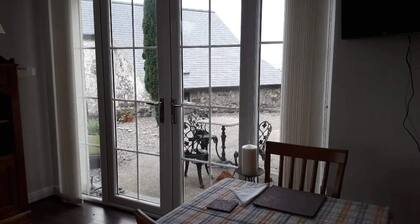 "The Annex" a secret escape on a historic site with stunning views.