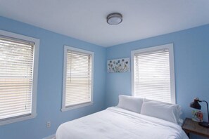 2 bedrooms, desk, iron/ironing board, travel crib