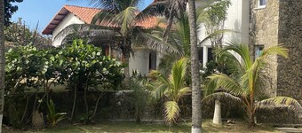 Beautiful Villa in natural environment in front of the Beach