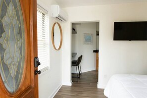1 bedroom, iron/ironing board, travel cot, WiFi