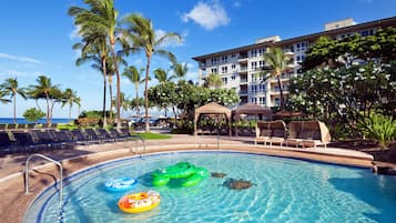 2 outdoor pools, pool cabanas (surcharge), pool loungers