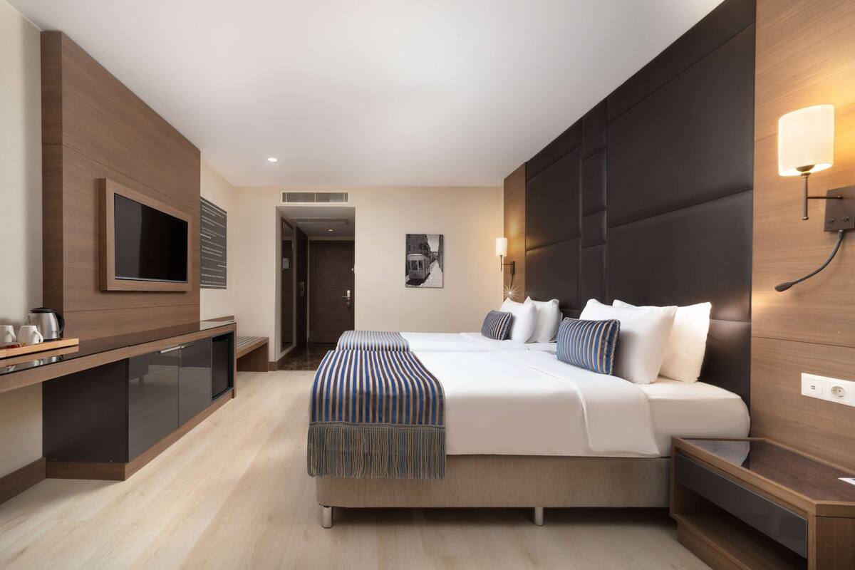Phòng, 2 giường đơn, không hút thuốc | Chăn bông, minibar, két bảo mật tại phòng, màn/rèm cản sáng 