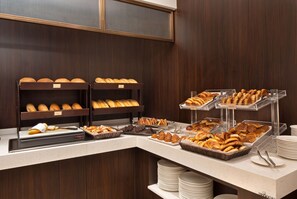 Tägliches Frühstücksbuffet gegen Gebühr