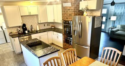 Red Barn Retreat: Relaxing 3BR w/ Game Room Near Miami U