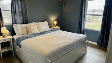 3 habitaciones, escritorio, tabla de planchar con plancha y wifi gratis