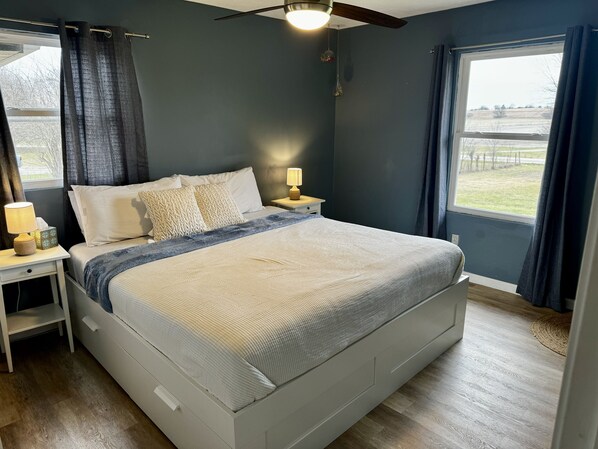 3 bedrooms, desk, iron/ironing board, free WiFi