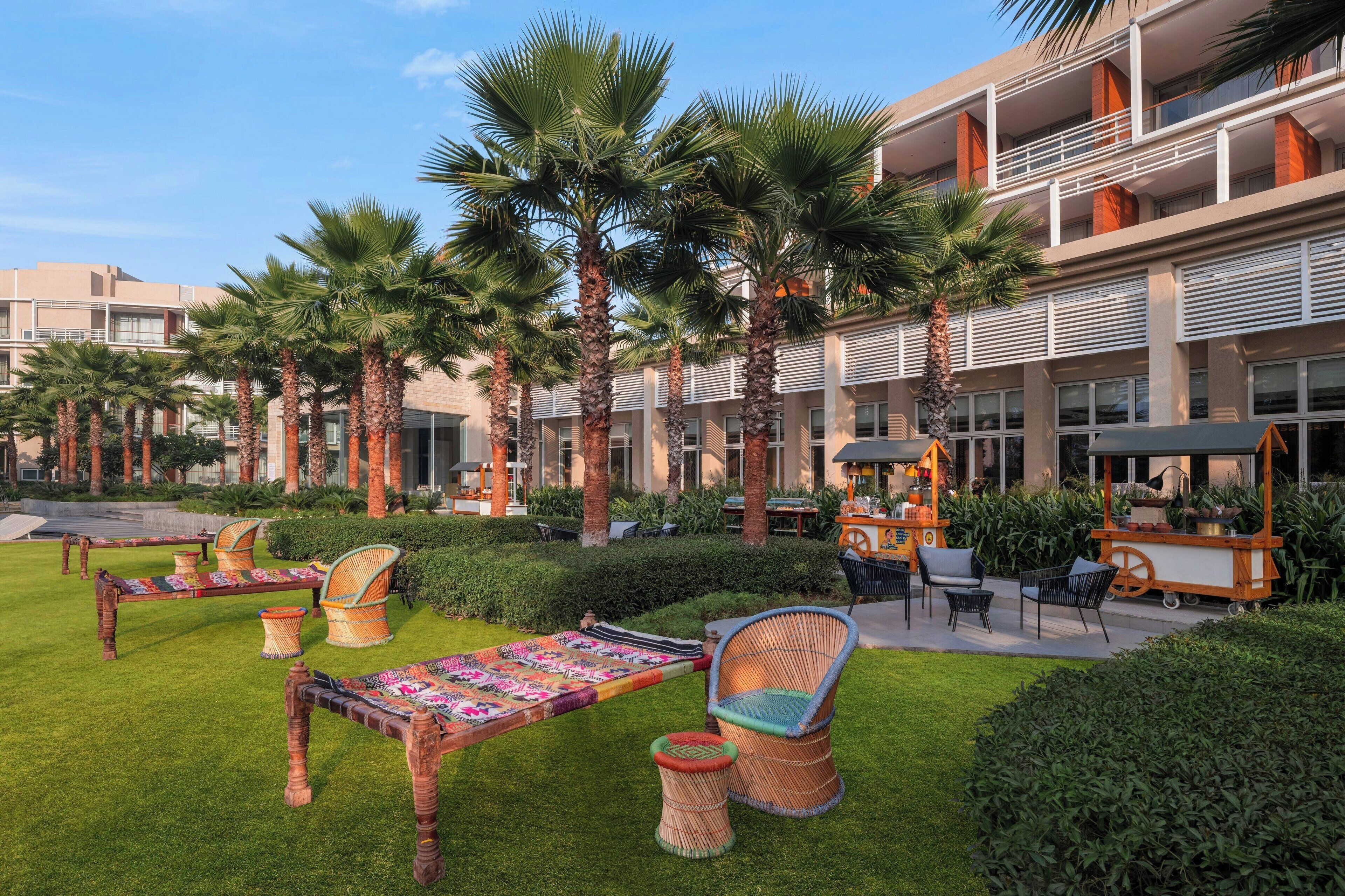 3 restaurantes; se sirve desayuno, almuerzo y cena; cocina asiática