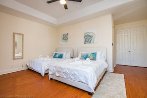 Luxury Townhome, 3 Bedrooms, Hot Tub, Garden View | 3 bedrooms, premium bedding, in-room safe, individually decorated