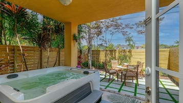 Townhouse Mewah, 3 kamar tidur, hot tub, pemandangan kebun | Pemandangan dari kamar